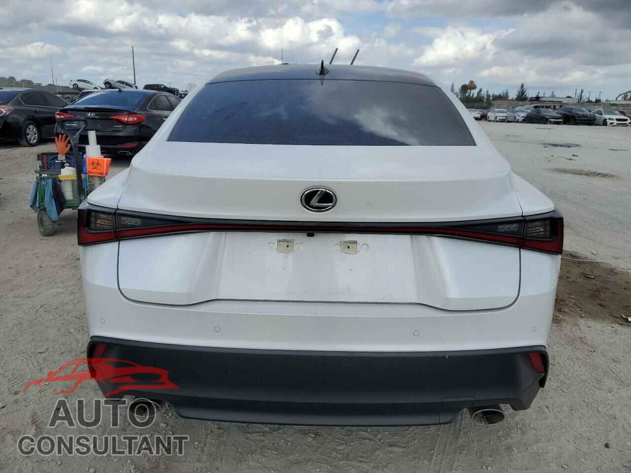 LEXUS IS 2023 - JTHCA1D22P5123418