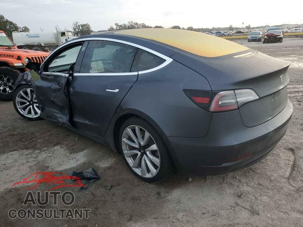 TESLA MODEL 3 2018 - 5YJ3E1EA0JF033282