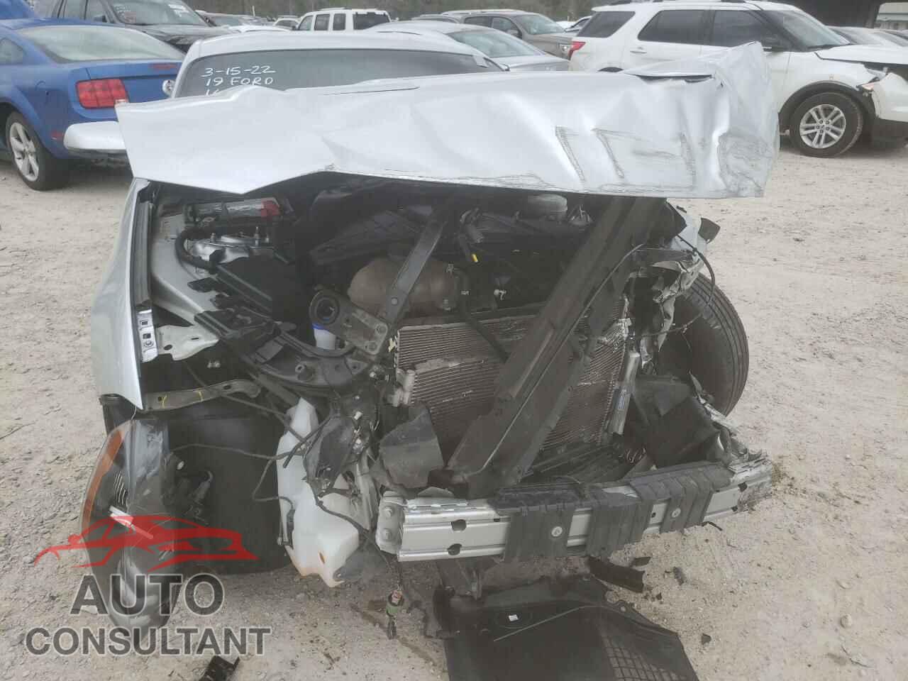 FORD MUSTANG 2019 - 1FA6P8CF6K5168211