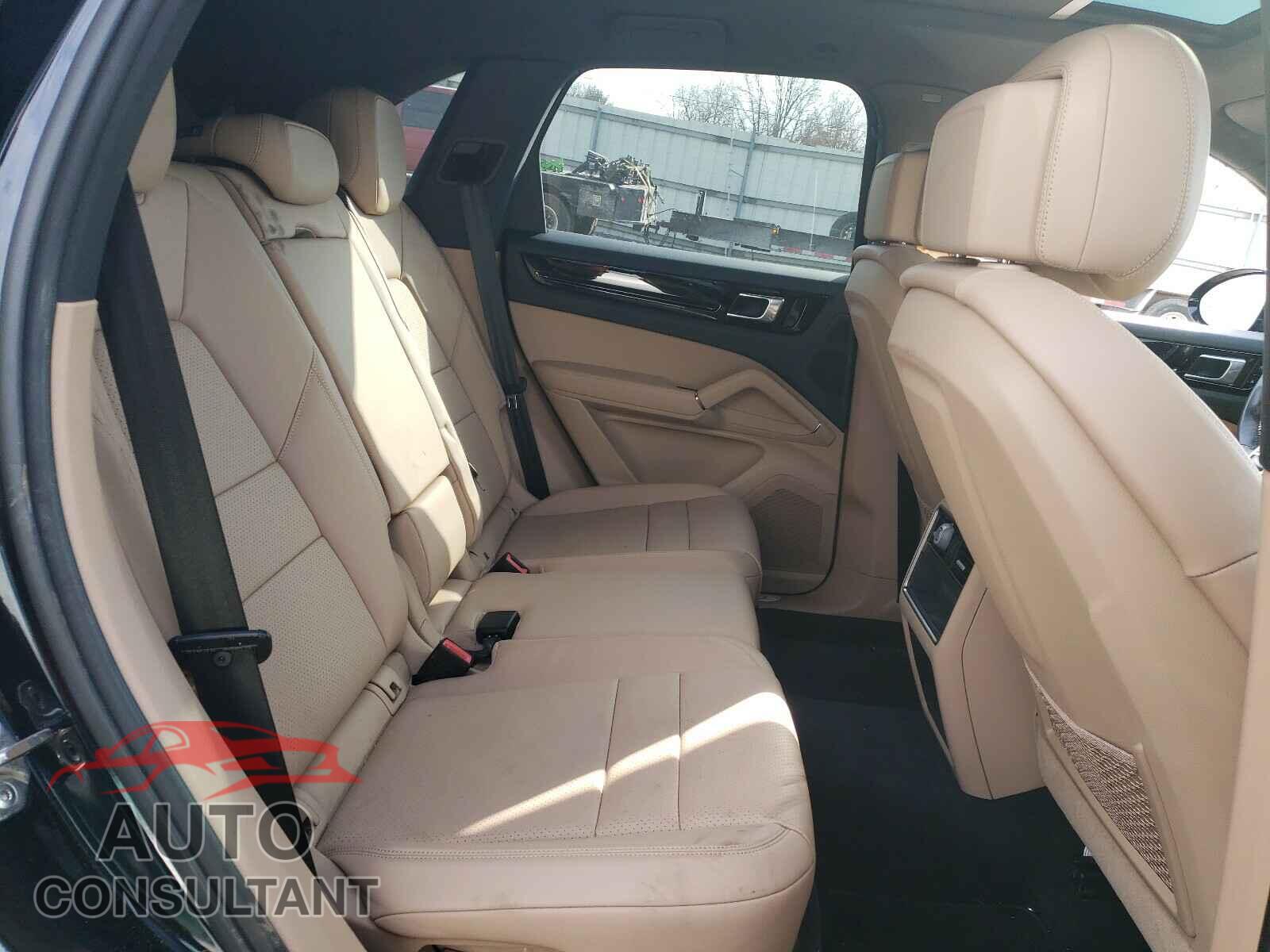 PORSCHE CAYENNE 2019 - WP1AA2AY7KDA17678