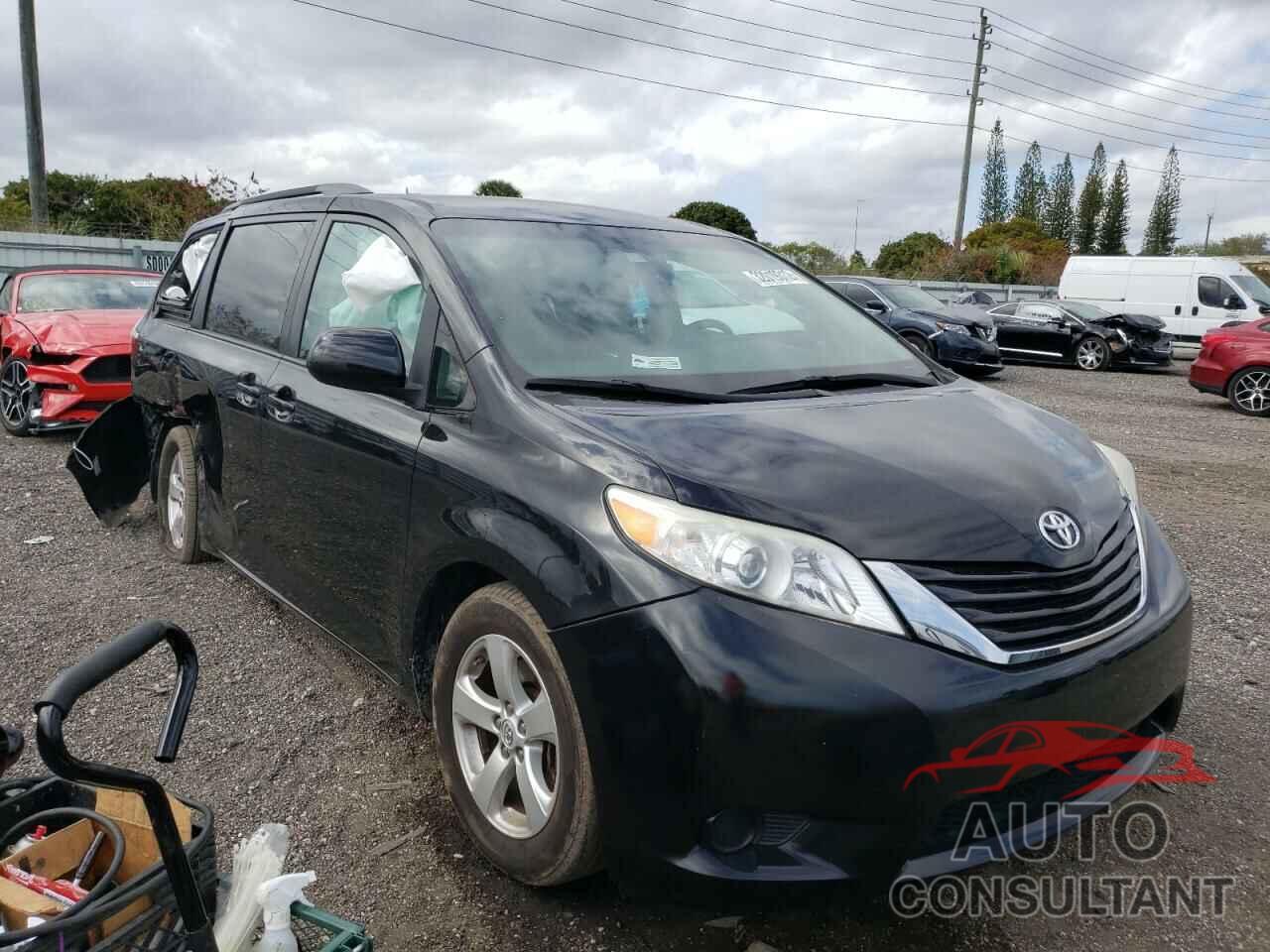 TOYOTA SIENNA 2017 - 5TDKZ3DC7HS824476