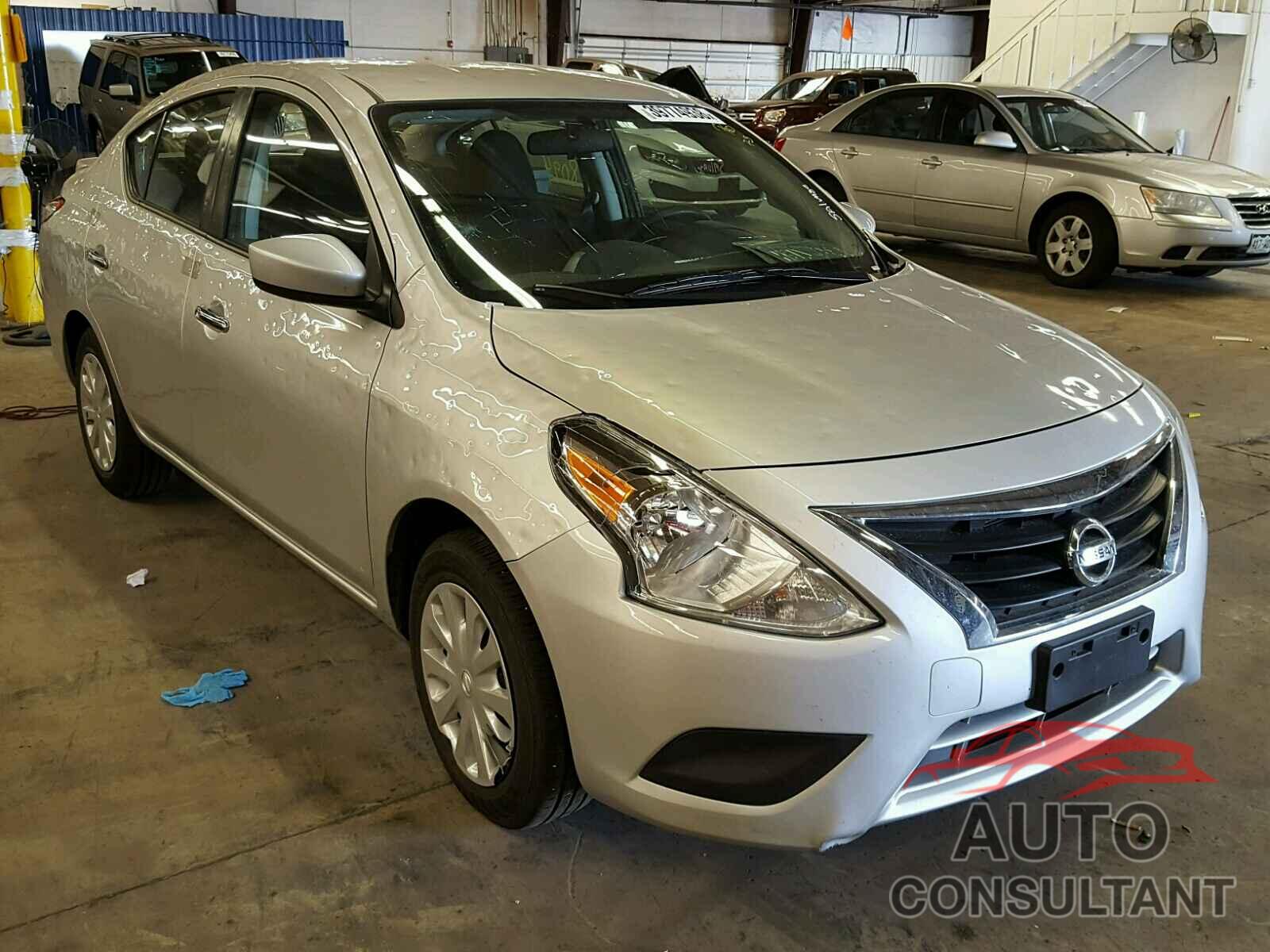 NISSAN VERSA 2018 - 3N1CN7AP5JK438271