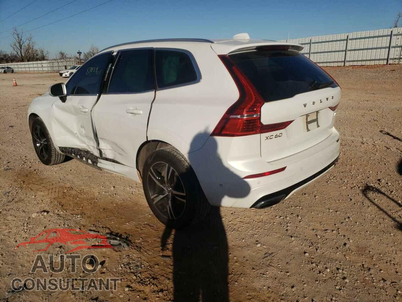 VOLVO XC60 2018 - LYV102RM3JB082705
