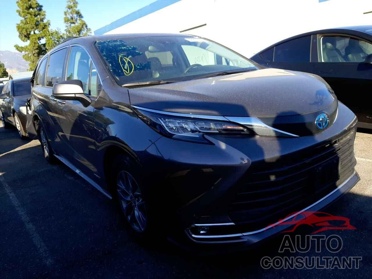 TOYOTA SIENNA 2021 - 5TDJSKFC8MS006661