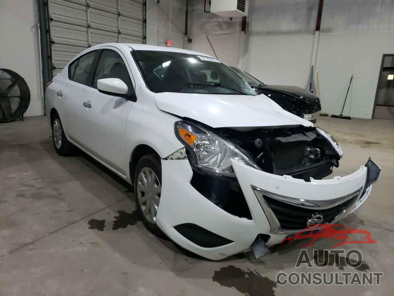 NISSAN VERSA 2018 - 3N1CN7AP8JK397246