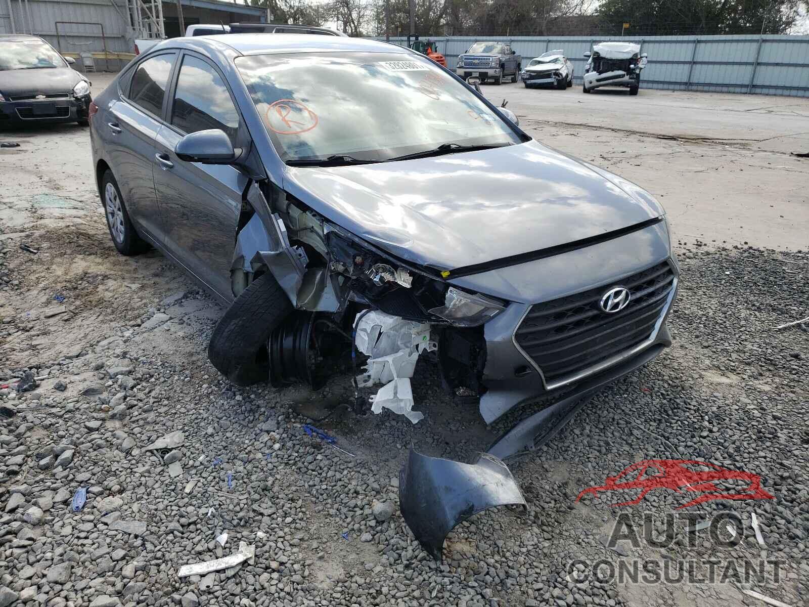 HYUNDAI ACCENT 2018 - 3KPC24A3XJE007134