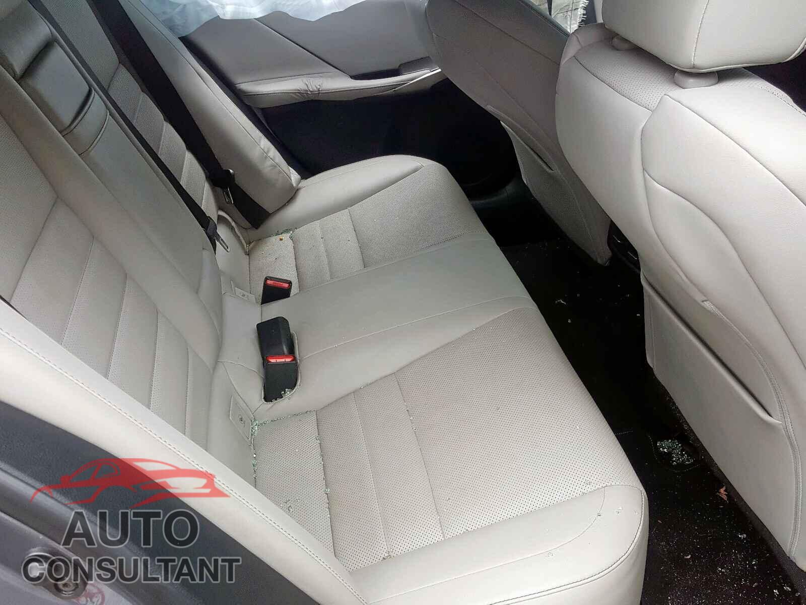 LEXUS IS 2014 - JTHCE1D20E5000637