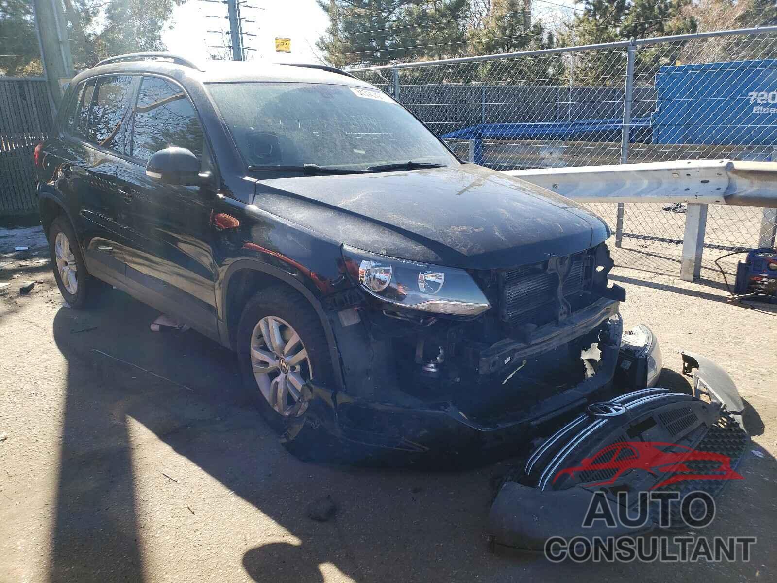 VOLKSWAGEN TIGUAN 2017 - WVGBV7AX7HK022071
