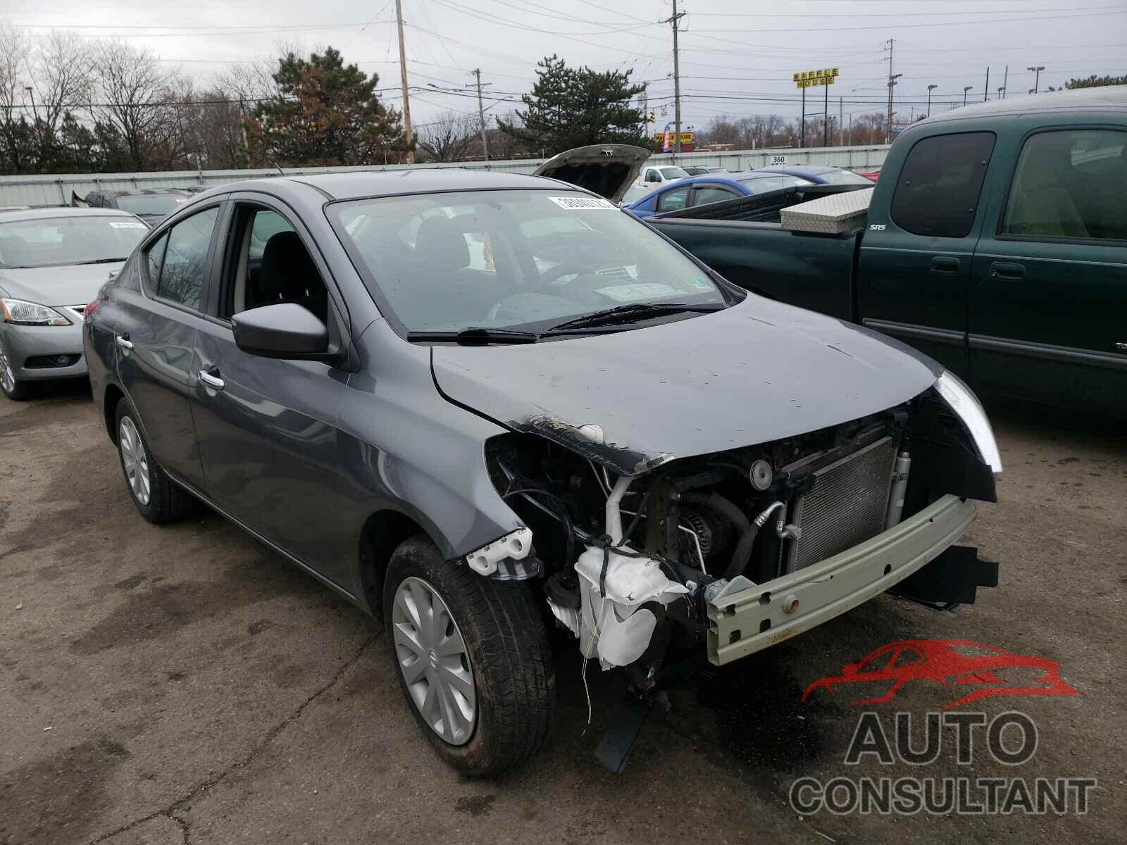 NISSAN VERSA 2018 - 3N1CN7AP1JL814202