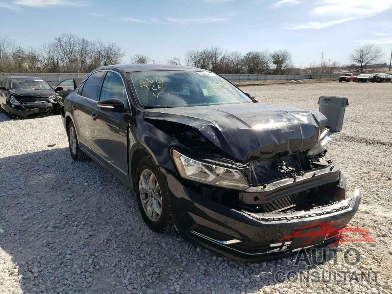 VOLKSWAGEN PASSAT 2017 - 1VWAT7A35HC021138