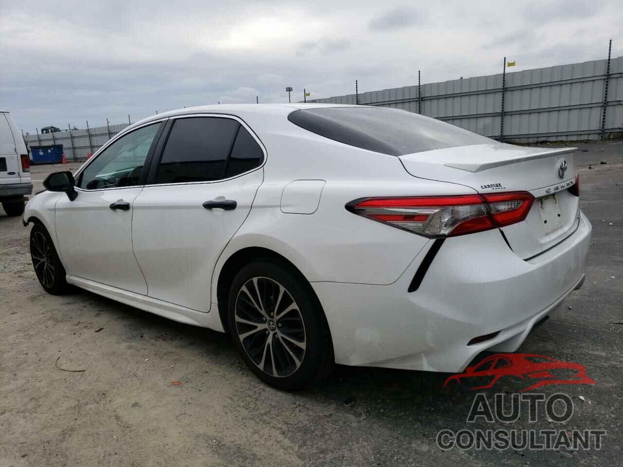 TOYOTA CAMRY 2018 - 4T1B11HK0JU603991