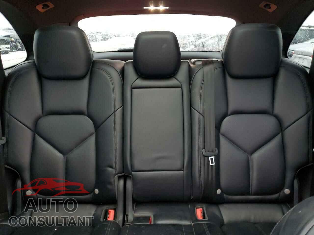 PORSCHE CAYENNE 2016 - WP1AA2A29GLA02768