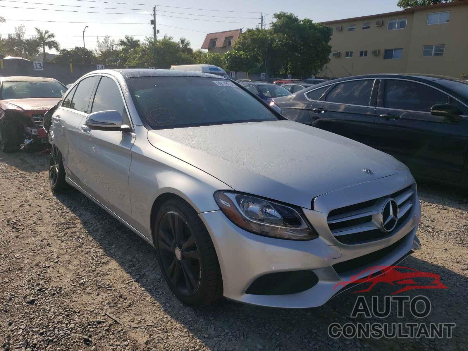 MERCEDES-BENZ C CLASS 2018 - 55SWF4JB3JU238569