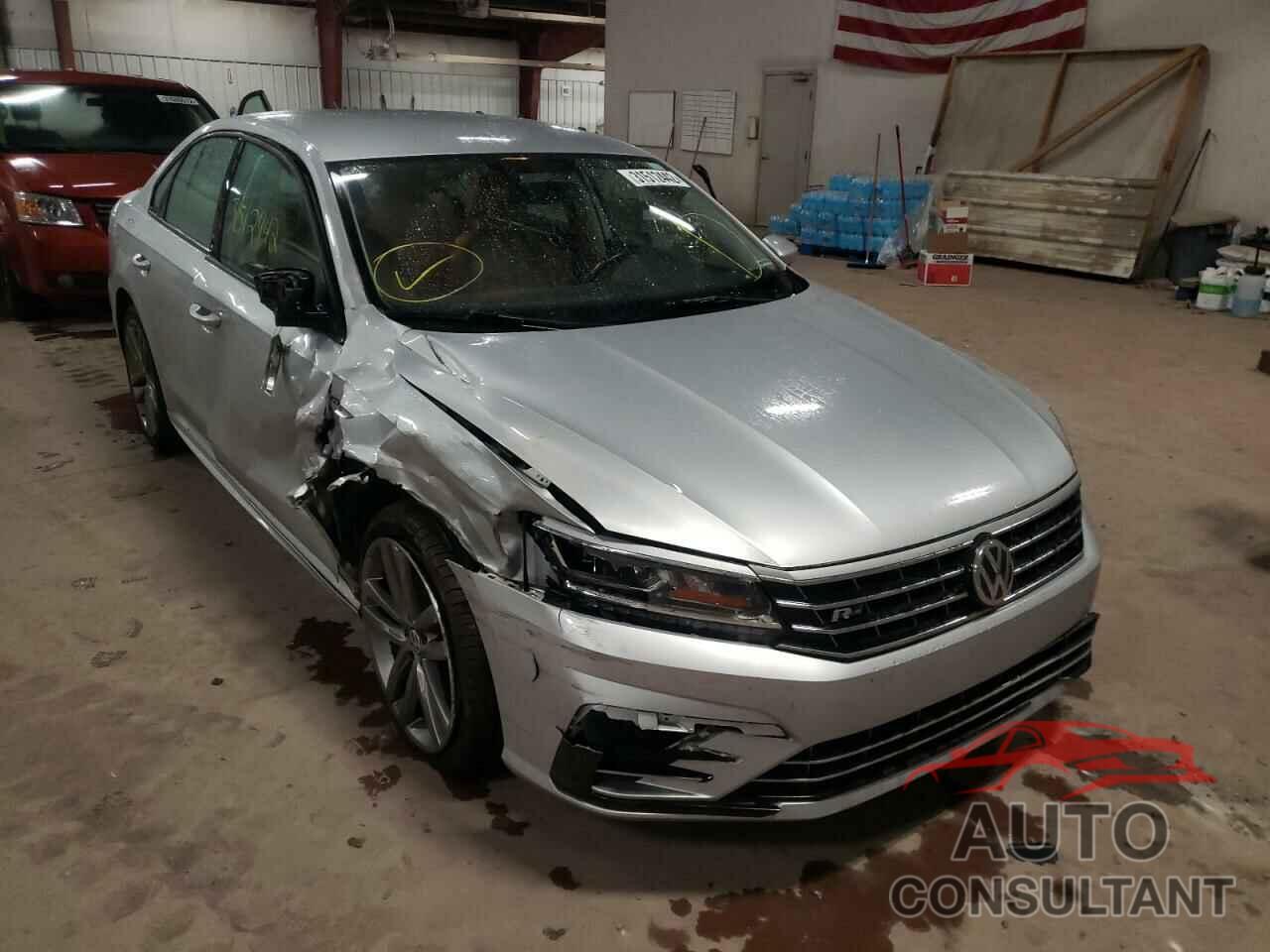 VOLKSWAGEN PASSAT 2018 - 1VWAA7A38JC001705