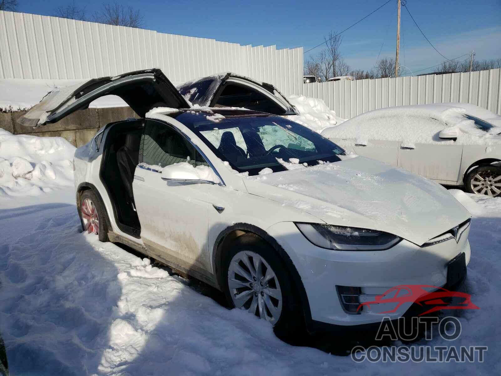 TESLA MODEL X 2017 - 5YJXCBE20HF075600