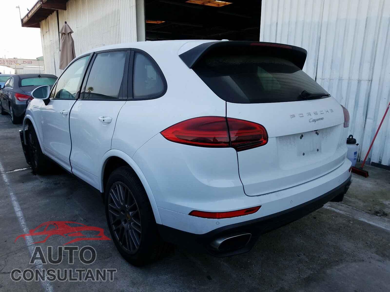 PORSCHE CAYENNE 2018 - WP1AA2A20JKA02106