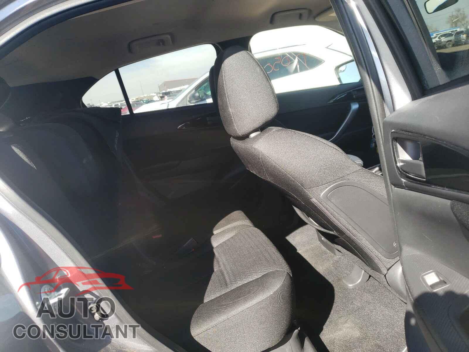 MITSUBISHI ECLIPSE 2018 - JA4AT4AA1JZ048284