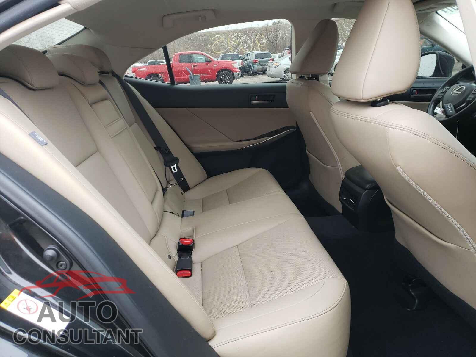 LEXUS IS 2017 - JTHBA1D25H5050865