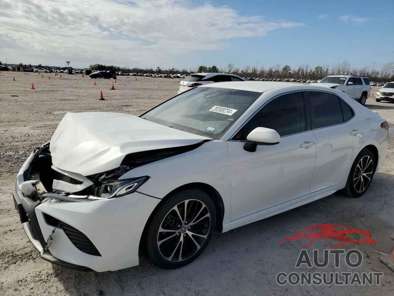 TOYOTA CAMRY 2018 - JTNB11HK4J3009393