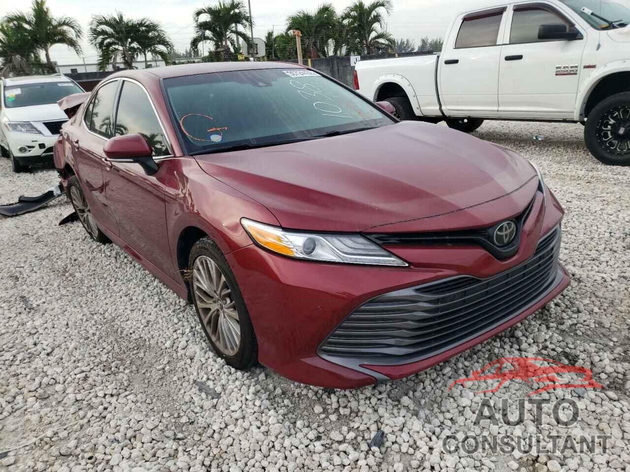 TOYOTA CAMRY 2018 - 4T1B11HK8JU591038