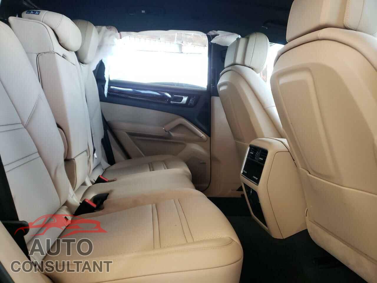PORSCHE CAYENNE 2021 - WP1AA2AY0MDA07657