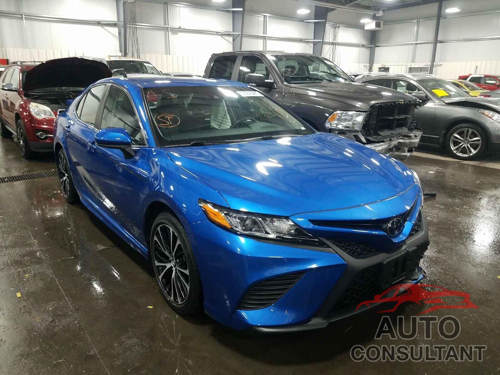 TOYOTA CAMRY 2018 - 4T1B11HK5JU052702