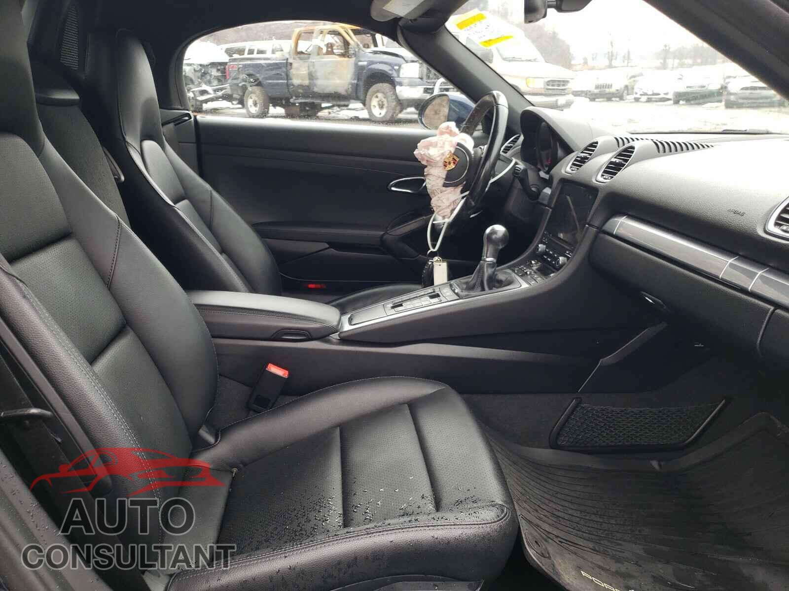 PORSCHE BOXSTER 2018 - WP0CB2A85JS228315