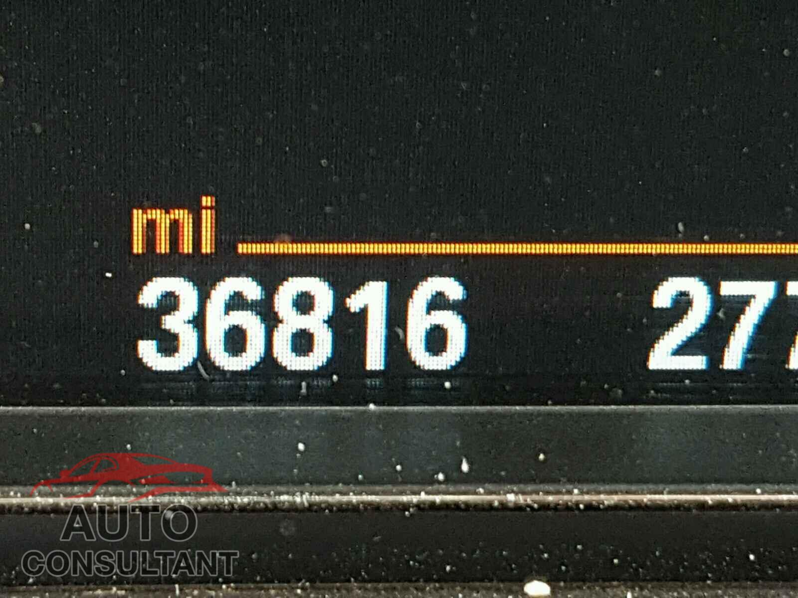 BMW 3 SERIES 2016 - WBA8E1G59GNU10639