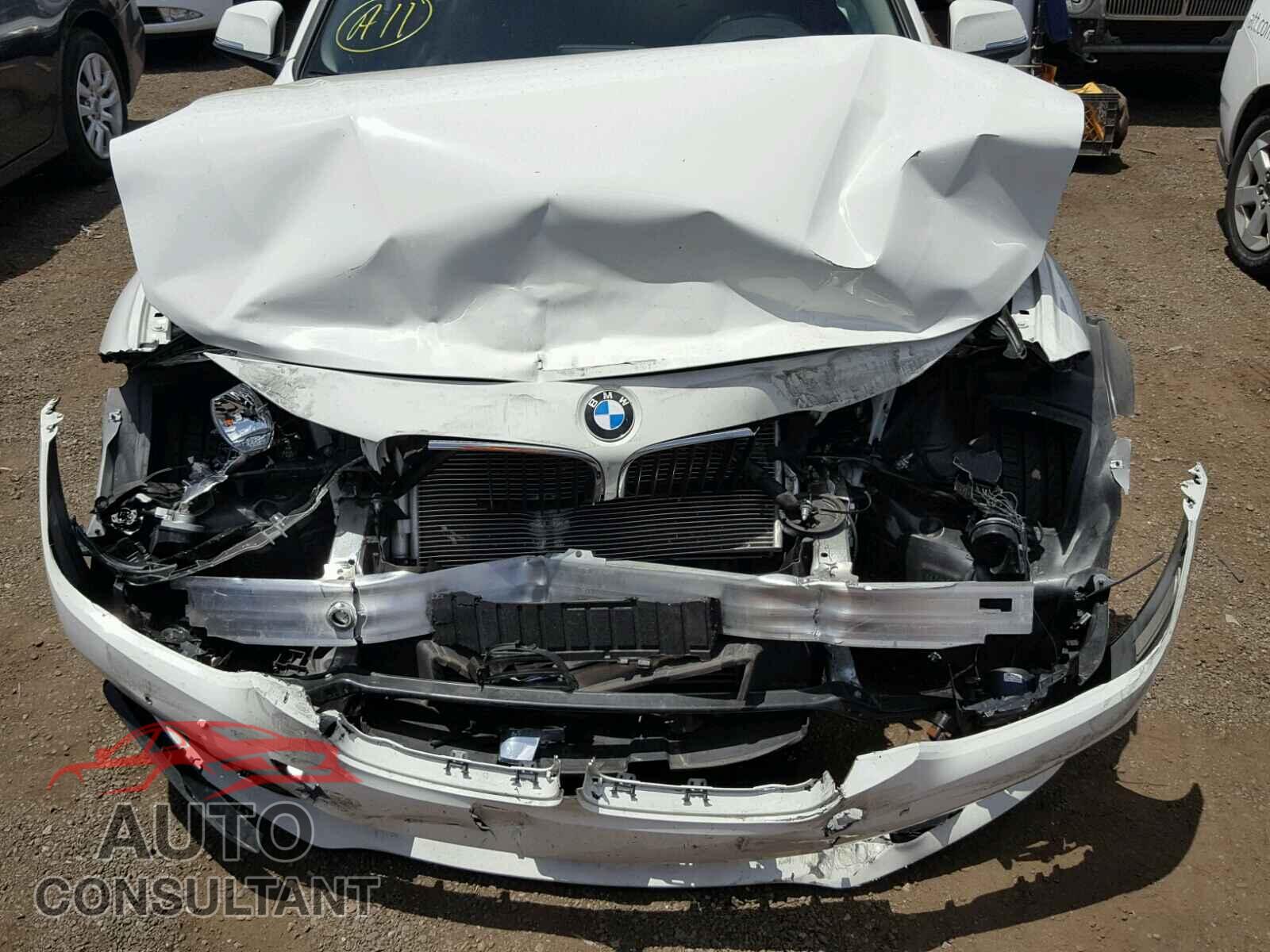 BMW 3 SERIES 2016 - WBA8E1G59GNU10639