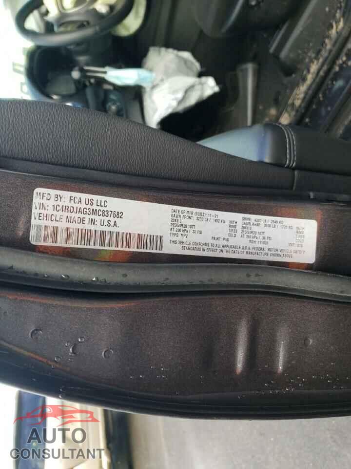 DODGE DURANGO 2021 - 1C4RDJAG3MC837682