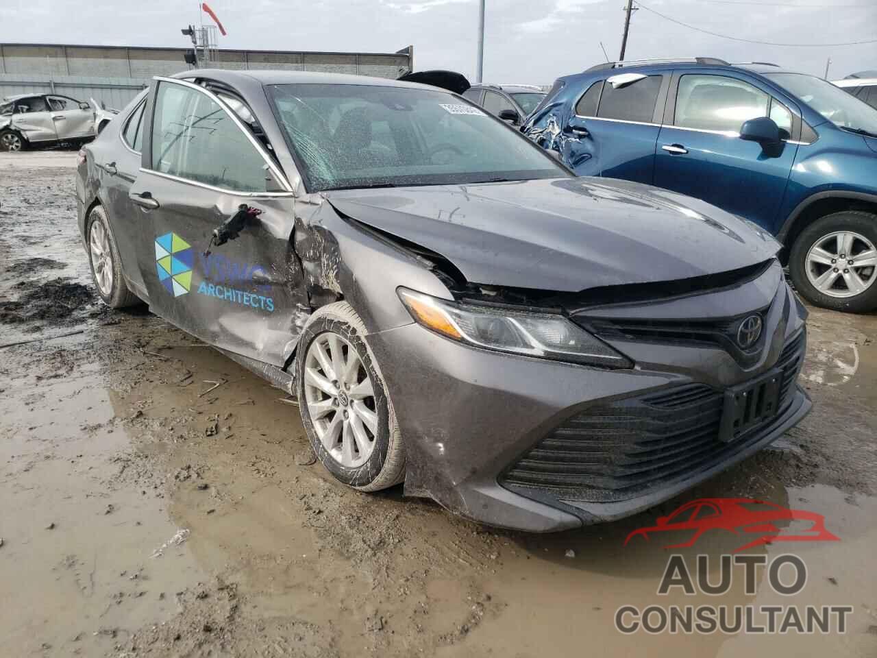 TOYOTA CAMRY 2018 - 4T1B11HK4JU029301
