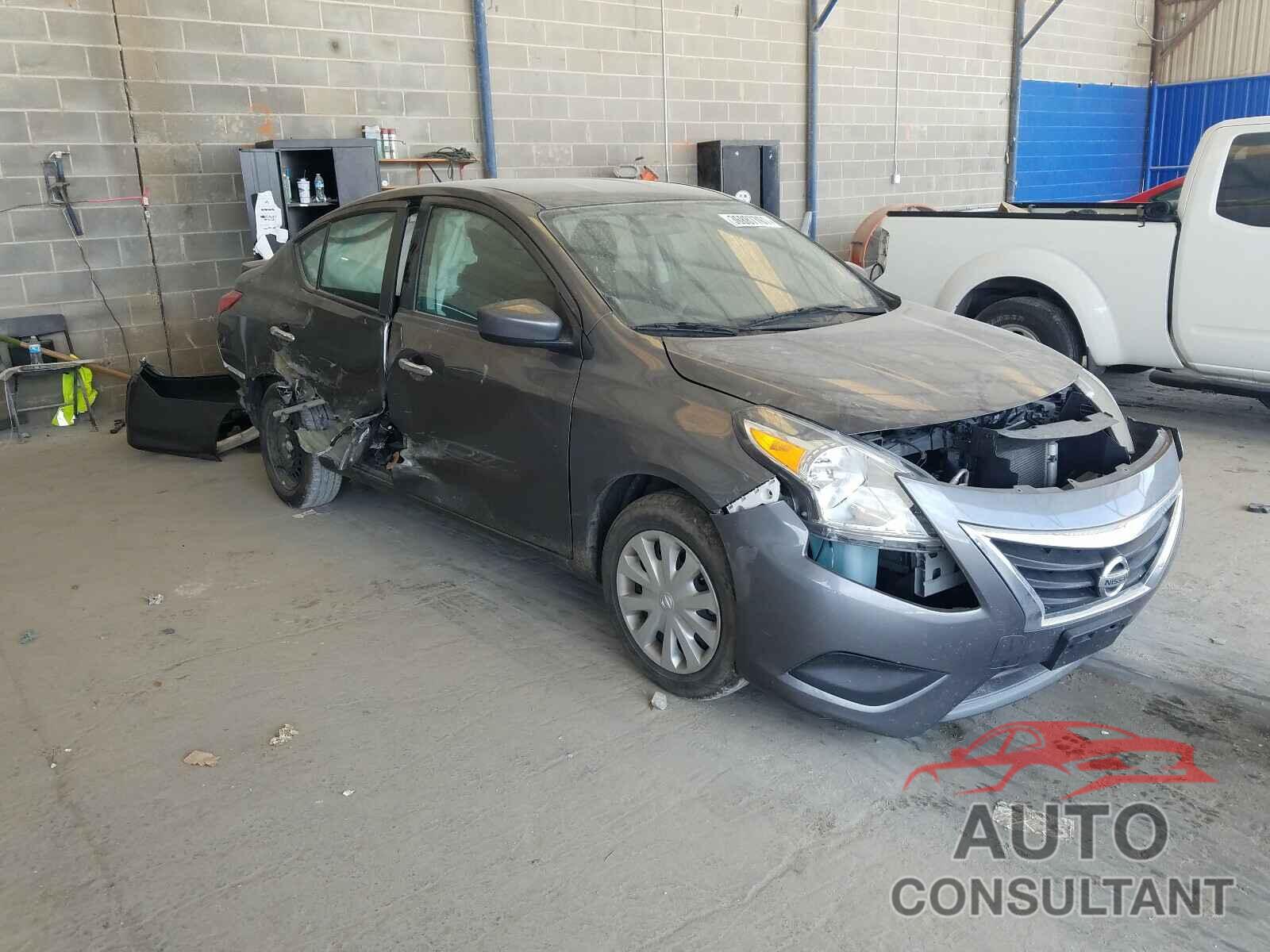NISSAN VERSA 2018 - 3N1CN7AP1JL886940