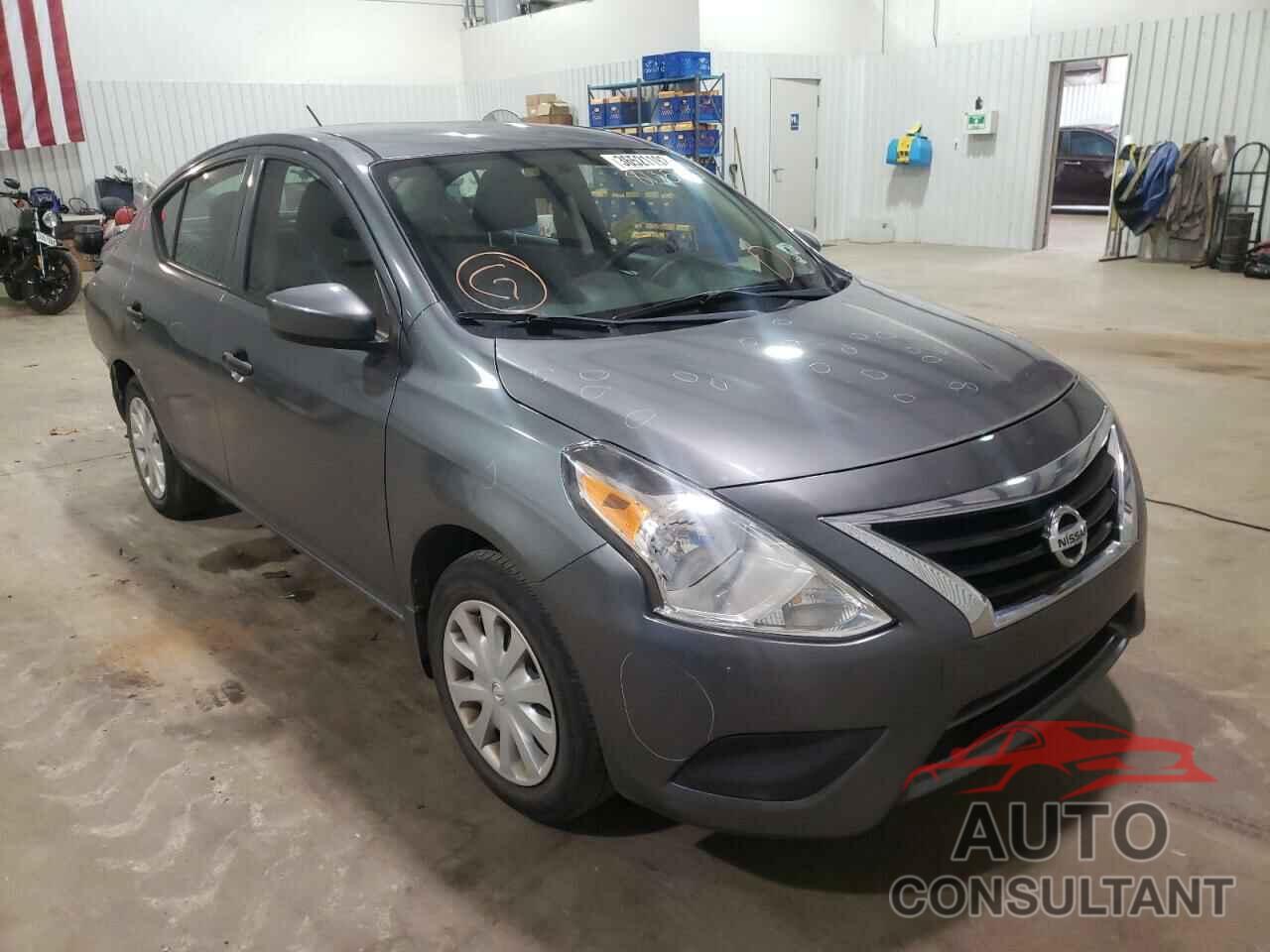 NISSAN VERSA 2018 - 3N1CN7AP5JL813568