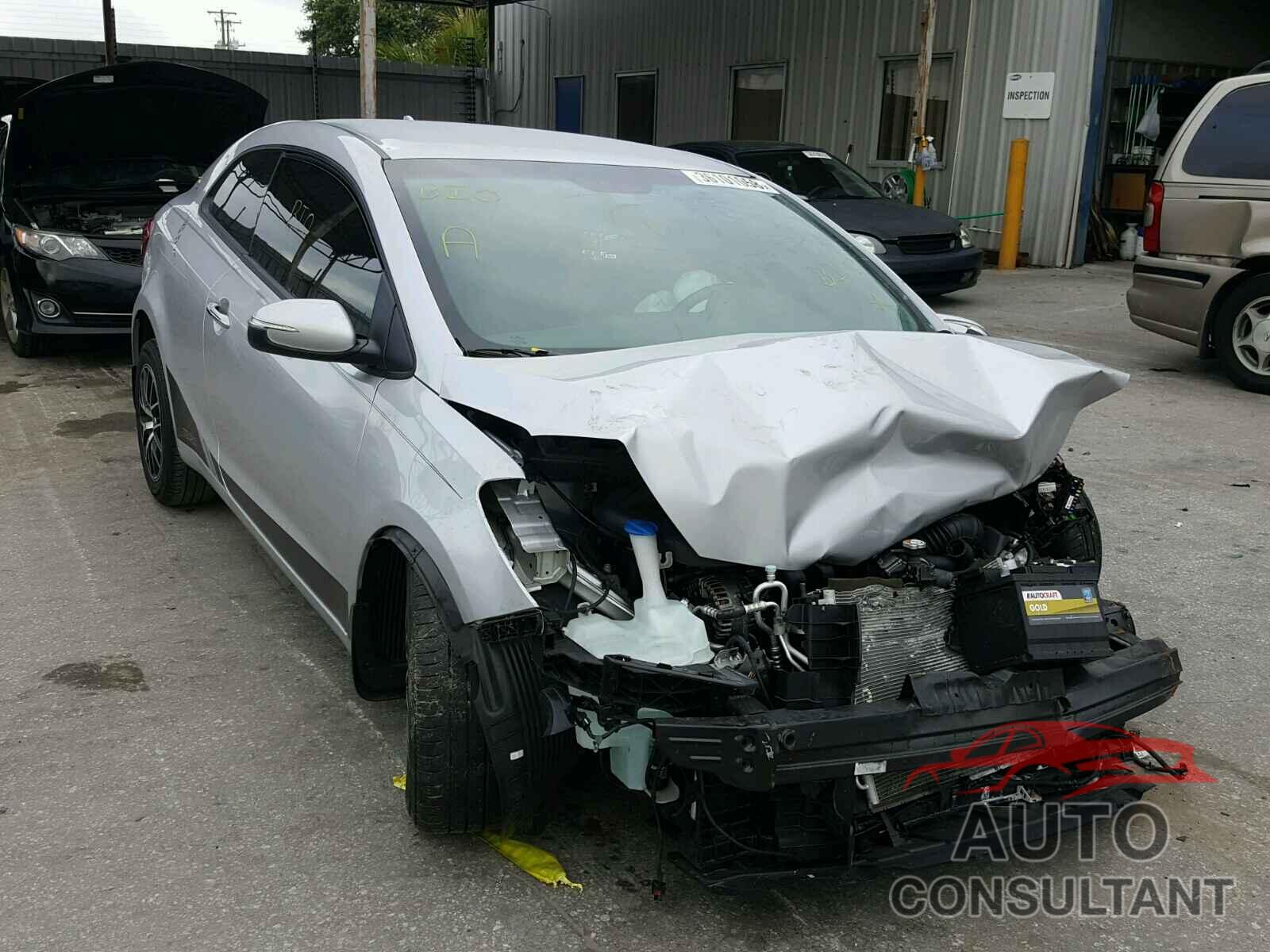 KIA FORTE 2016 - KNAFX6A81G5578079
