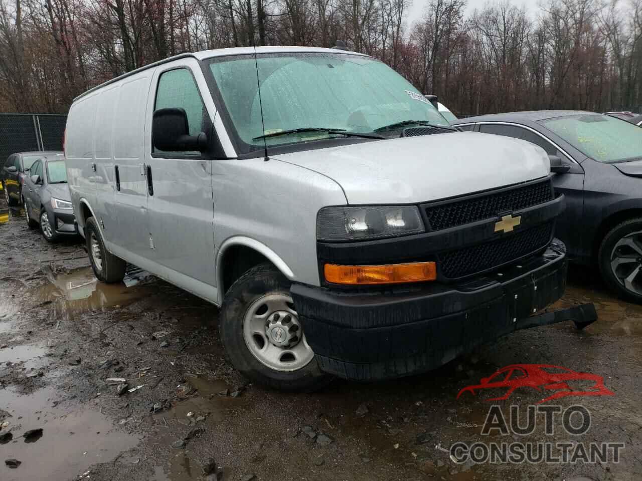 CHEVROLET EXPRESS 2018 - 1GCWGAFG5J1179017