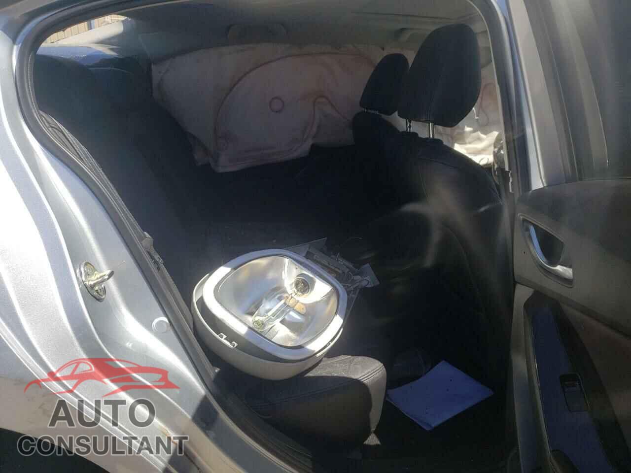 MAZDA 3 2017 - 3MZBN1W30HM136782