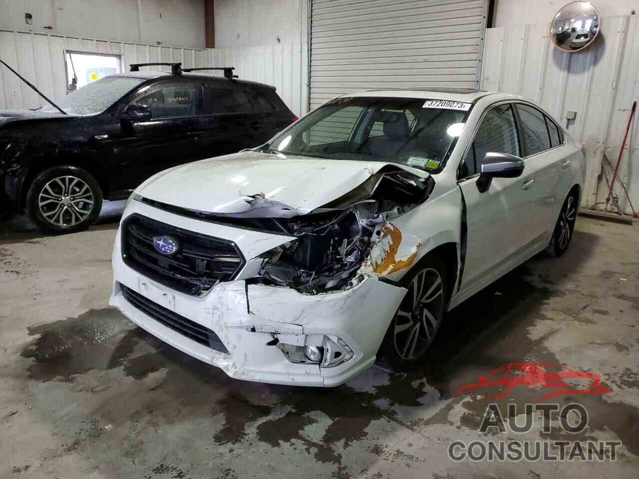 SUBARU LEGACY 2018 - 4S3BNAR66J3010507