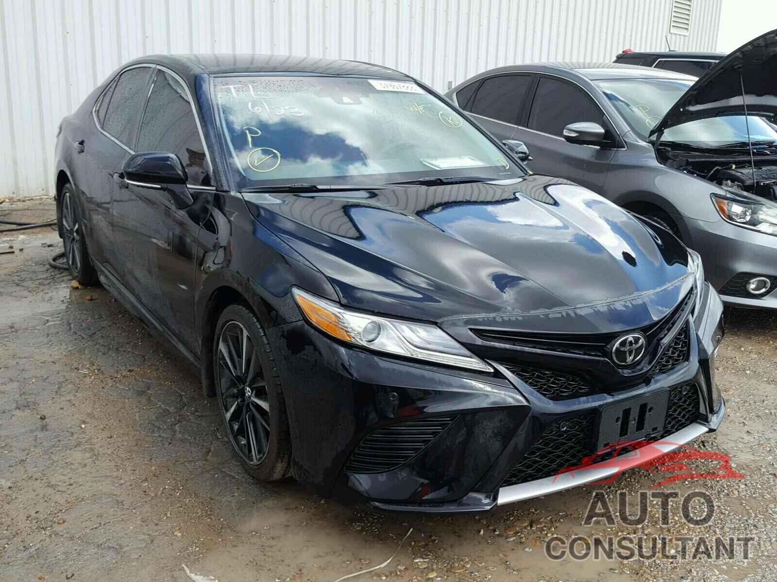 TOYOTA CAMRY 2018 - 4T1B61HK3JU114910