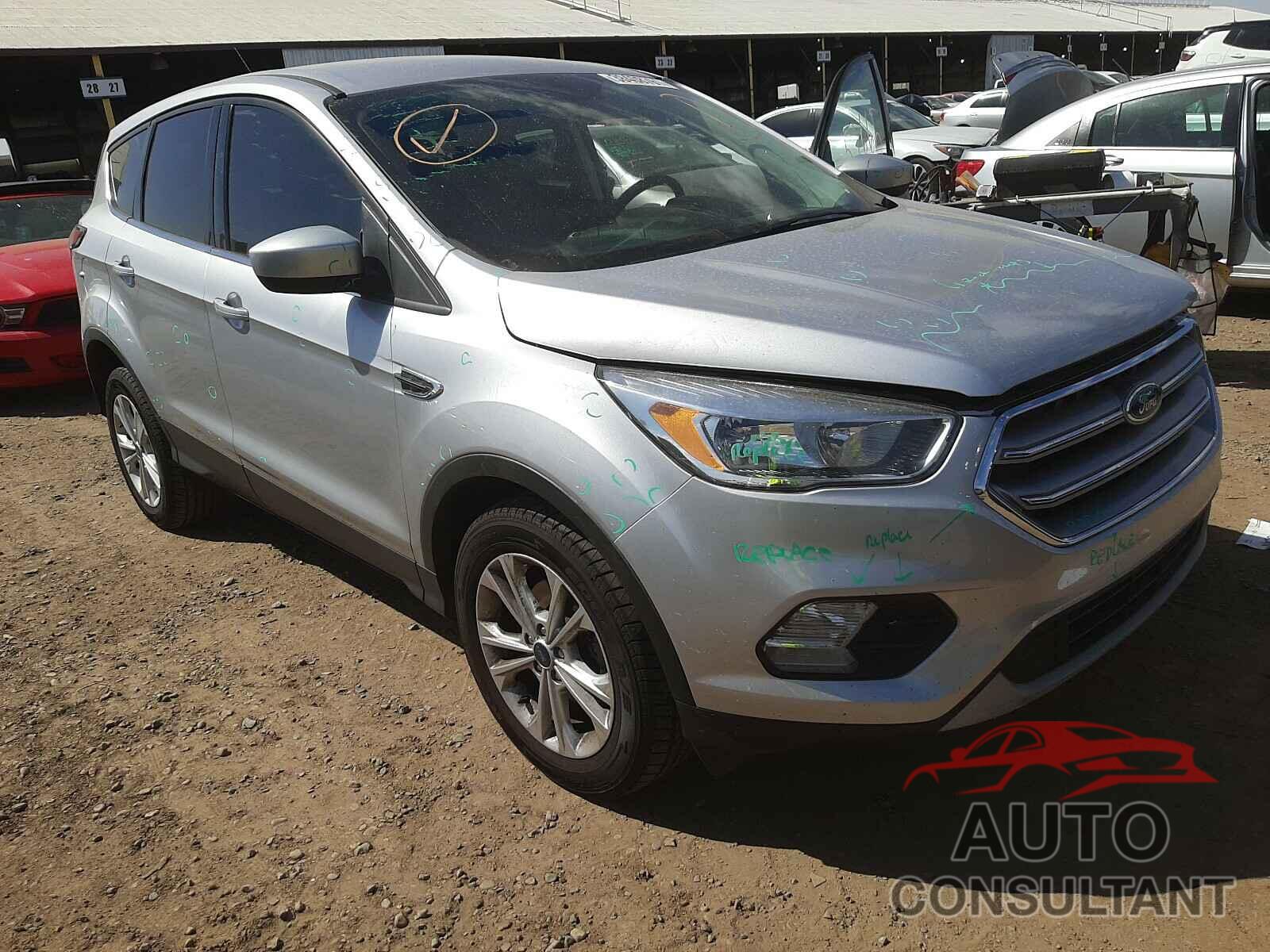 FORD ESCAPE 2017 - 1FMCU0GD8HUE74370