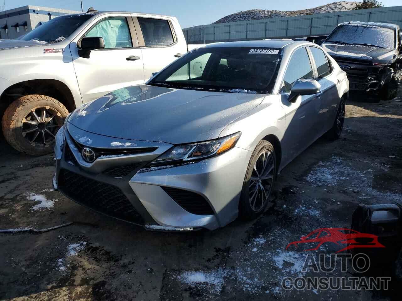 TOYOTA CAMRY 2018 - 4T1B11HK5JU038170