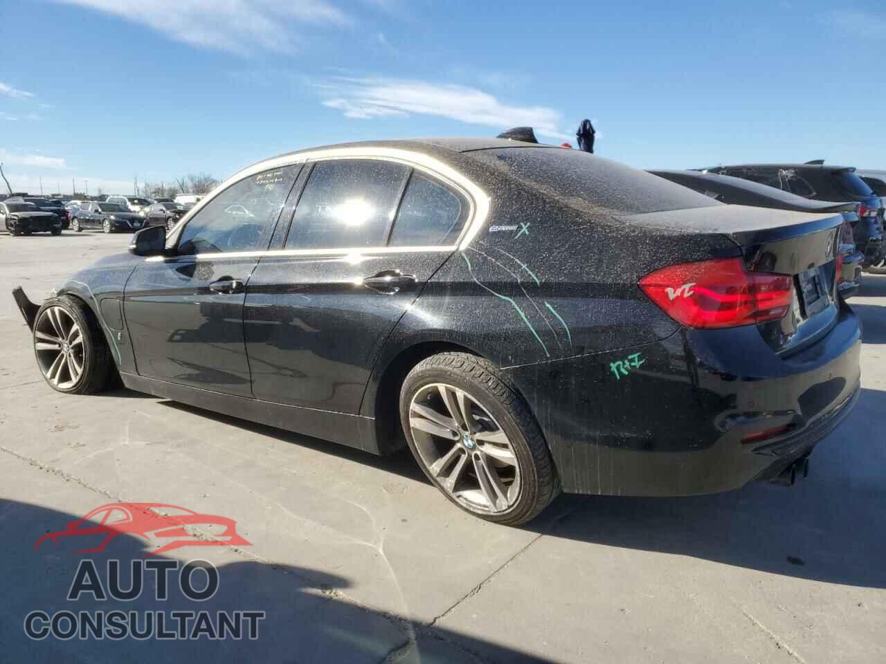 BMW 3 SERIES 2017 - WBA8E1C30HK895504