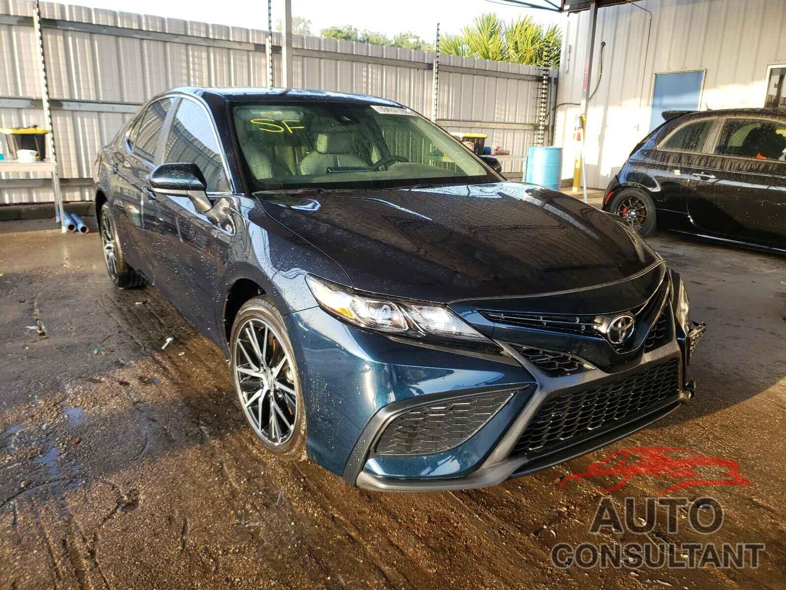 TOYOTA CAMRY 2021 - 4T1G11AK6MU403265