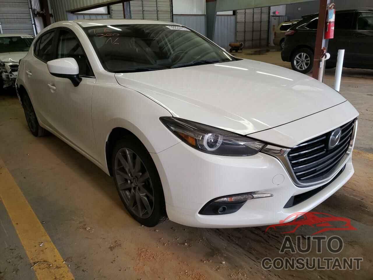 MAZDA 3 2018 - 3MZBN1M35JM221710