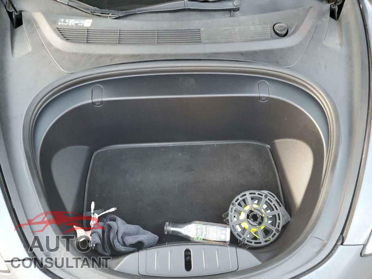 TESLA MODEL 3 2018 - 5YJ3E1EA0JF033282