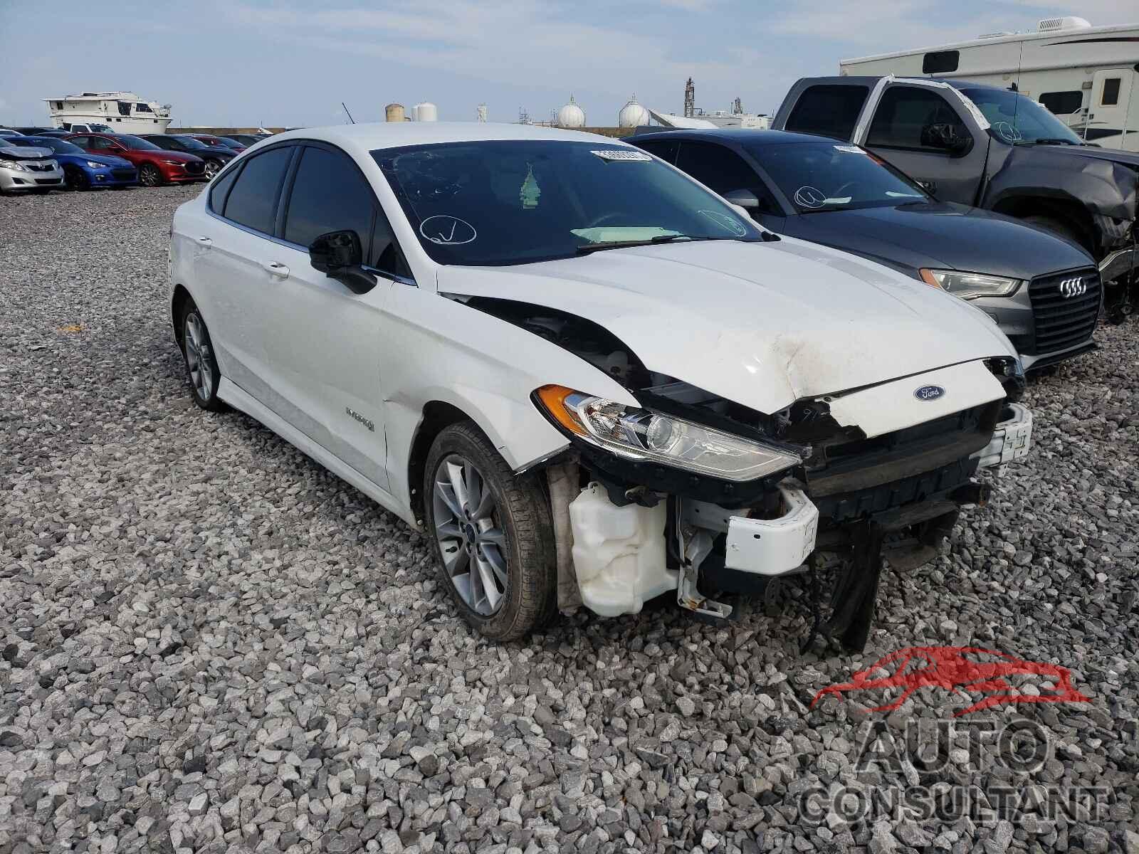 FORD FUSION 2017 - 3FA6P0LU8HR384843