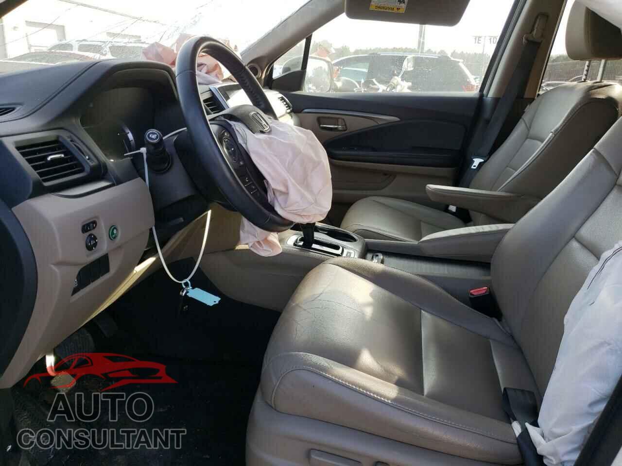 HONDA PILOT 2017 - 5FNYF5H53HB020089