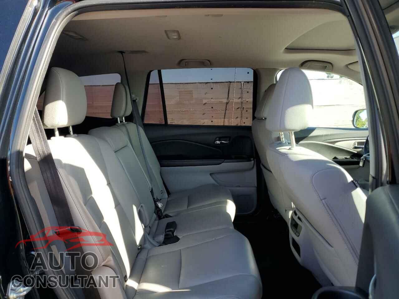 HONDA PILOT 2016 - 5FNYF5H53GB013142