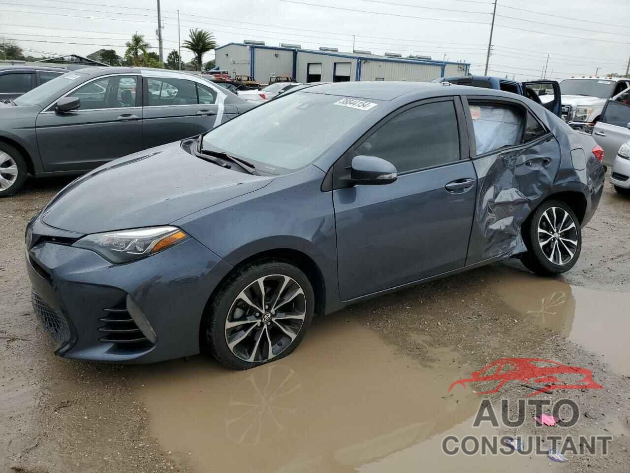 TOYOTA COROLLA 2018 - 5YFBURHE2JP838216