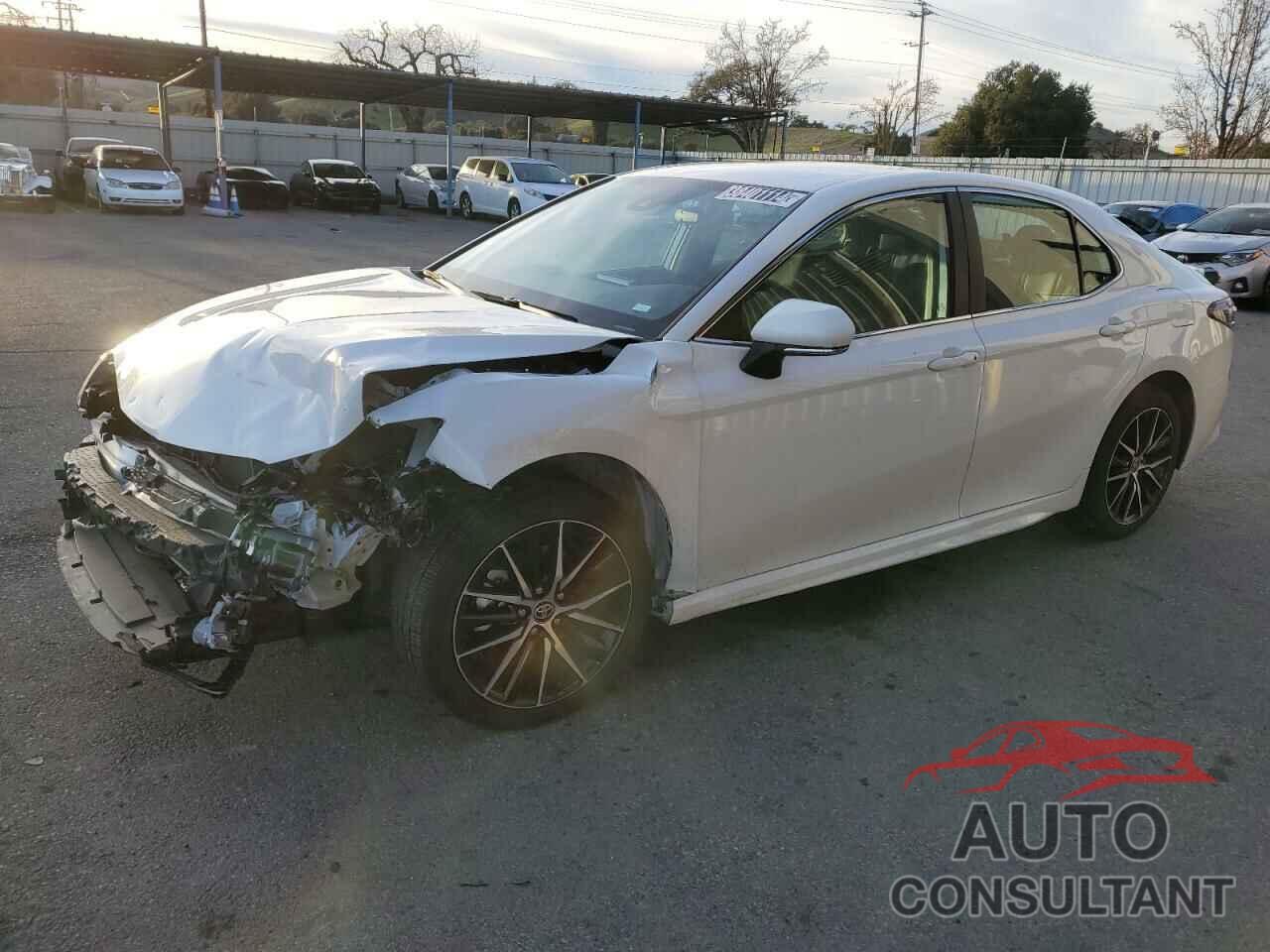 TOYOTA CAMRY 2022 - 4T1G11AK0NU053276