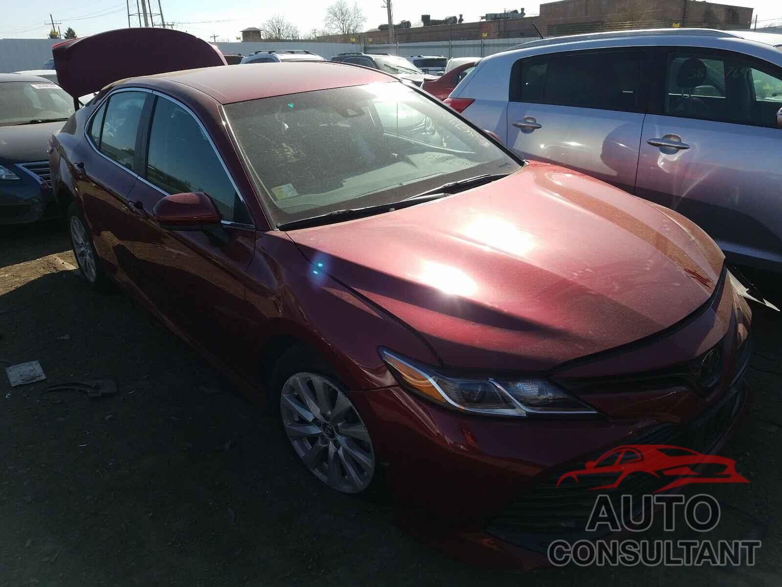 TOYOTA CAMRY 2018 - 4T1B11HK0JU522926